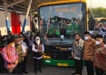 Gubernur Jawa Timur Launching Bus TransJatim di Sidoarjo