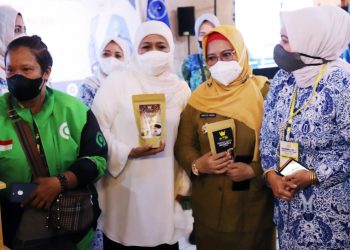 Rakerja IWAPI Jatim, Gubernur Khofifah Prediksi Kondisi UMKM 2030