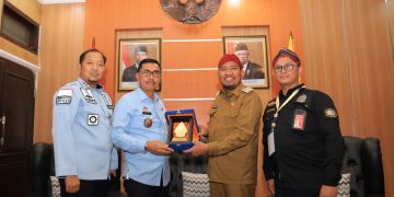 Jajaki Pembukaan Rute Domestik dan Internasional Khusus Umroh