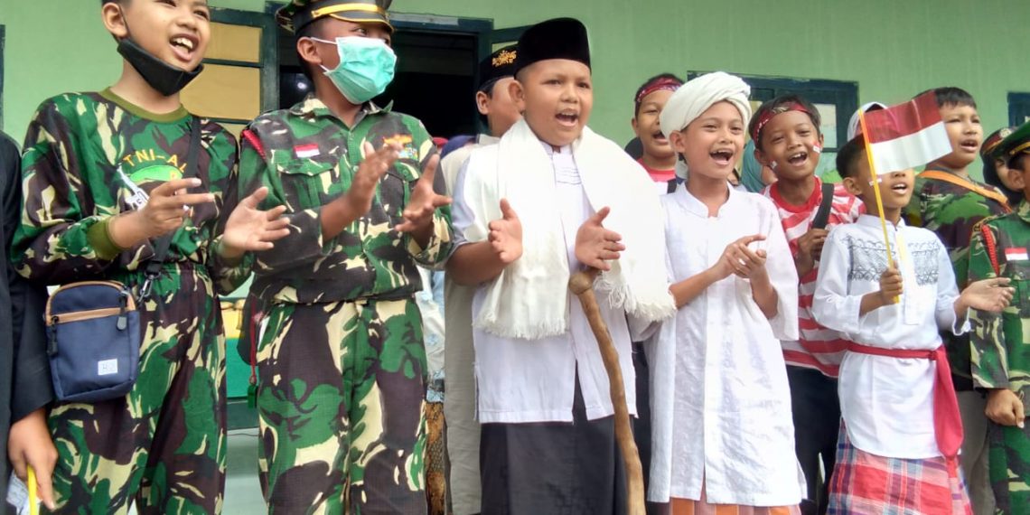 Karnaval MI Al Hikmah Buduran, Peringati HUT ke-77 RI