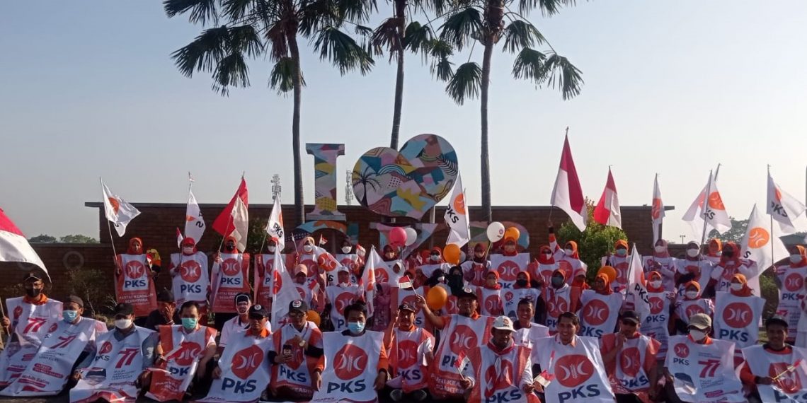 Semarakkan HUT Kemerdekaan, PKS Gresik Gelar Flashmob