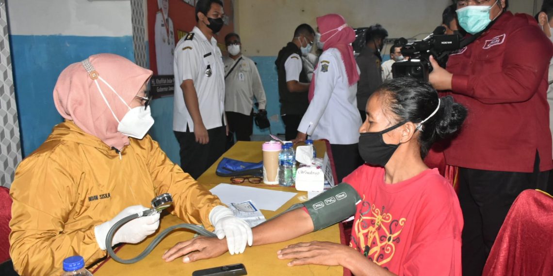 Pemprov Jatim Gelar Vaksinasi Booster di Kampung 1001 Malam