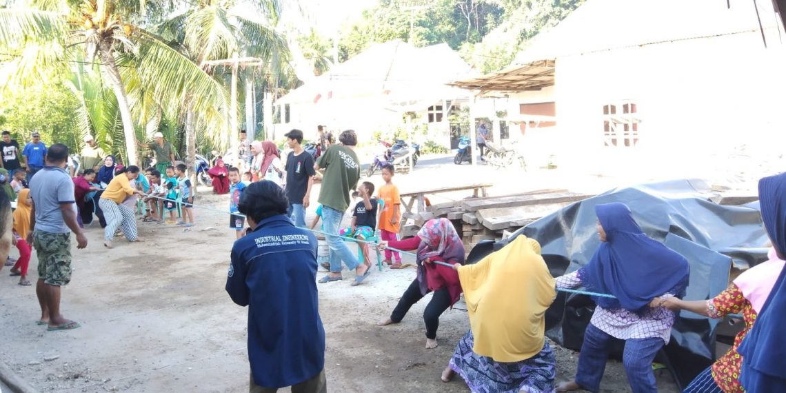 Serunya Lomba Agustusan oleh Mahasiswa KKN UMG di Bawean