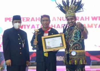Puncak Dies Natalis Ke-58, Unesa Kembali Raih Rekor MURI