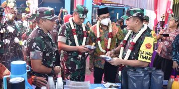 Bupati Sidoarjo Dampingi Asintel Kasad Mayjen TNI Tinjau Hasil Capaian TMMD 2022