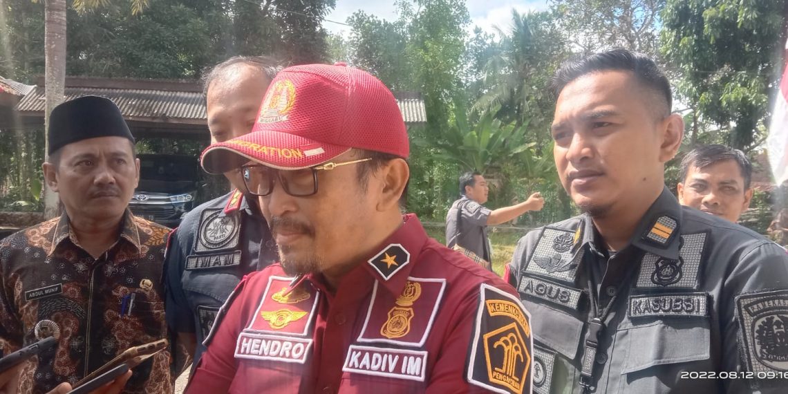 Imigrasi Kelas III Non TPI Pamekasan Layani Masyarakat dengan Program Paspor Masuk Desa