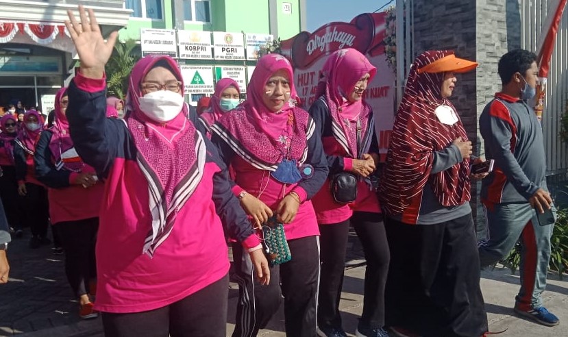 Semarak HUT RI ke 77 Di SMAN 3 Sidoarjo Dari Jalan Sehat Hingga Kompetisi Bazar