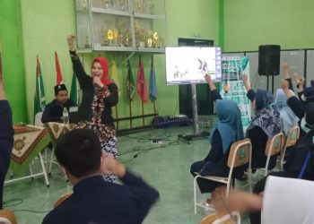 Master Christine Wu Beri Motivasi Siswa SMK Plus NU Sidoarjo Menjadi Sekolah Unggul