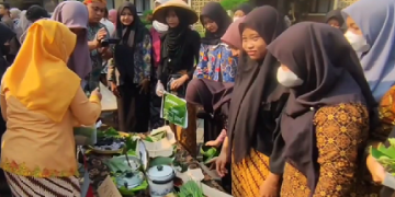 Disporapar Sidoarjo Beri Apresiasi Gelar Pasar Wisata Bedrek SMKN 1 Buduran