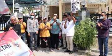 Meriahkan HUT Kemerdekaan, Bupati Gresik Berangkatkan Karnaval Desa Pangkah Wetan