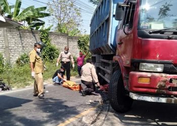 Tak Kuat Nanjak, Truk Mundur Tabrak Motor, 3 Tewas