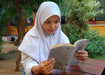 Zendy Siswi SMK Sepuluh Nopember Penasaran Soal Olimpiade Raih 8 Juara Nasional