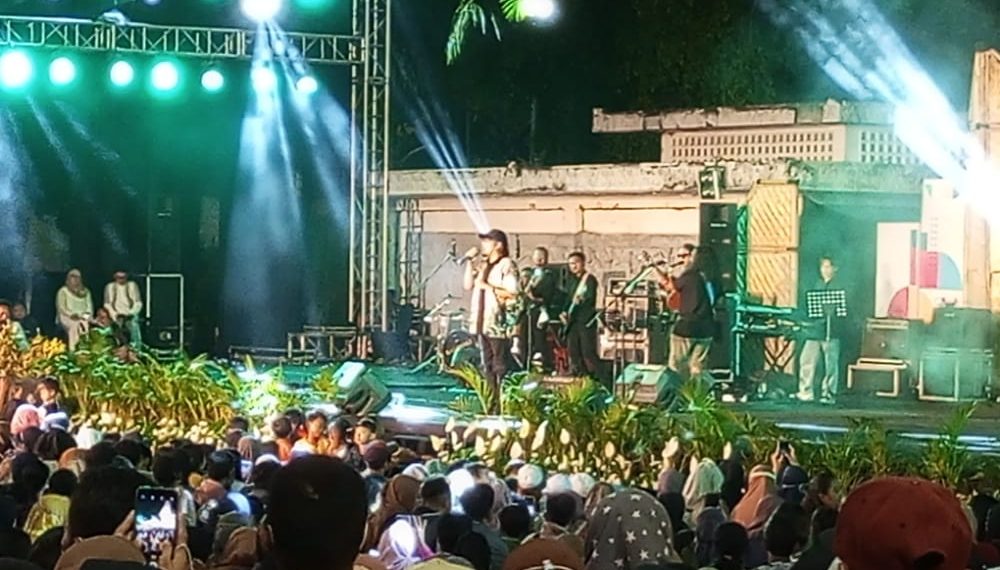 Noe Letto Ramaikan Festival UKM Pesantren di Banyuwangi