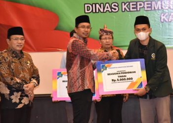 Bupati Sidoarjo Mulai Merealisasikan Program 10 Ribu Beasiswa Pendidikan