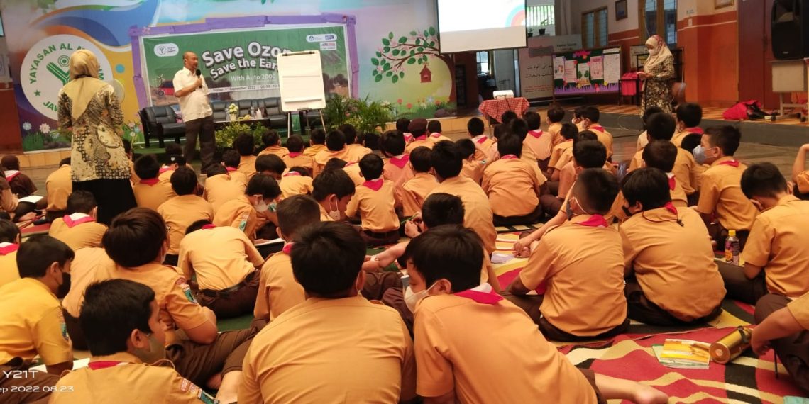 Peringati Hari Ozon SD Al Muslim Sidoarjo Lakukan Uji Emisi