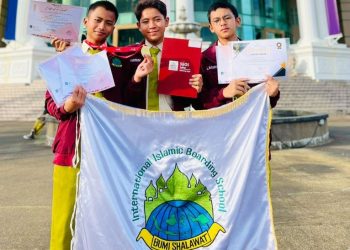 SMP Progresif Bumi Shalawat Borong Tiga Juara Sekaligus Tingkat Internasional