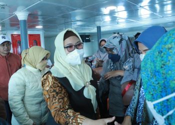 Wabup Gresik  Belasungkawa dan Berikan Bantuan saat Berlayar Menuju Bawean