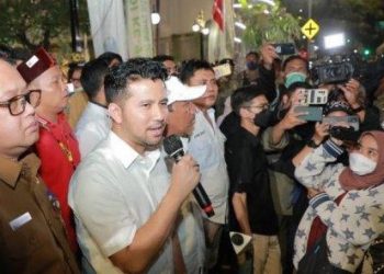 Temui Pendemo, Wagub Jatim Janji Teruskan Tuntutan Buruh ke Pemerintah Pusat