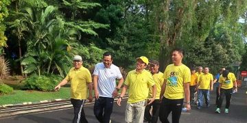 Makin Mesra, Gus Muhdlor dan Adam Rusydi di Momen Jalan Sehat HUT ke-58 Partai Golkar