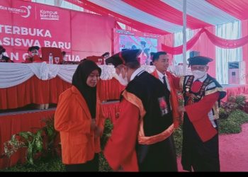 UISI Kukuhkan 425 Mahasiswa Baru, Mulai Buka Kelas Profesional