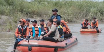Susuri Kali Lamong, Bupati Gresik Pastikan Normalisasi untuk Atasi Banjir Tahunan