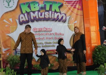 KB TK Al Muslim Gelar Fashion Show Batik Melalui Gerakan Abaku