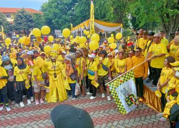 Sarmuji Lepas Ribuan Peserta Jalan Sehat HUT Golkar ke-58
