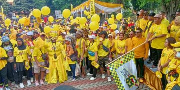 Sarmuji Lepas Ribuan Peserta Jalan Sehat HUT Golkar ke-58