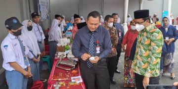 Bupati Muhdlor Beri Apresiasi SMK Krian 2 Siswanya Diterima Kerja Sebelum Dinyatakan Lulus