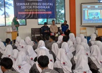 Siswa SMK Sepuluh Nopember Dibekali Etika Digital Dalam Ber Media Sosial