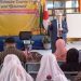 Perkuat Siswanya Berbahasa Inggris SMP Sepuluh Nopember Hadirkan Mr Graeme Steel Dari Australia