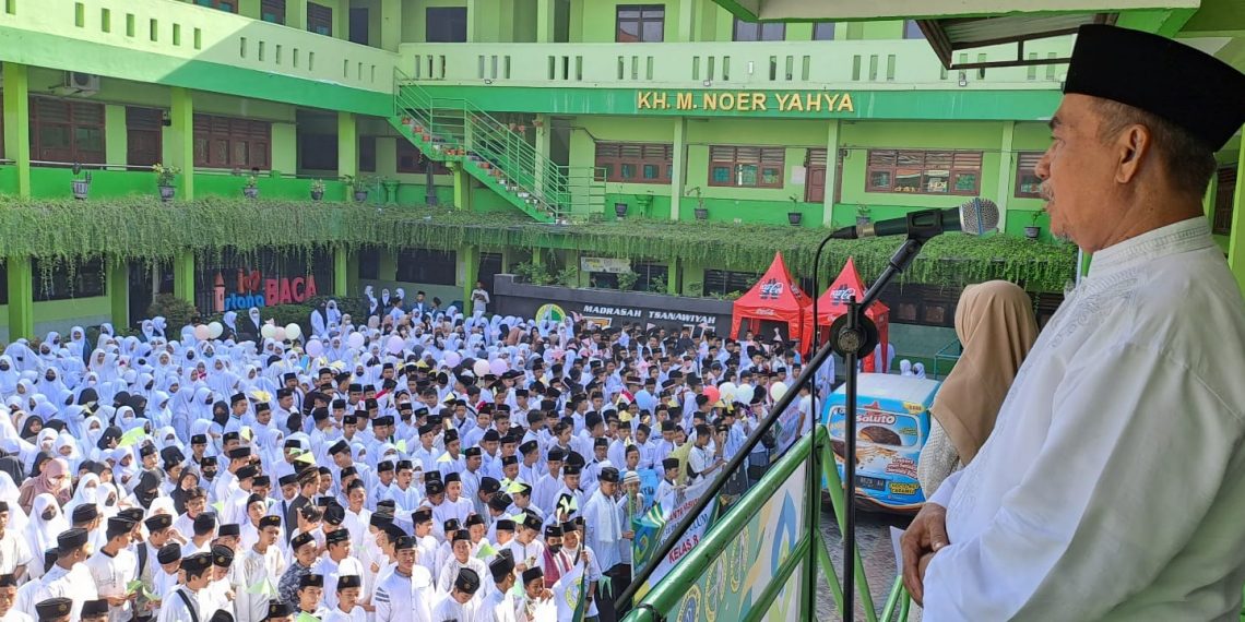 Ribuan Santri Amanu Kureksari Waru Pawai Peringati Hari Santri Nasional 2022