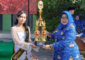 SMA N 3 Sidoarjo Raih Penghargaan Sekolah Aktif Literasi Tingkat Nasional