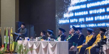 Hadiri Wisuda Universitas Qomaruddin, Gus Yani Wejang 464 Wisudawan