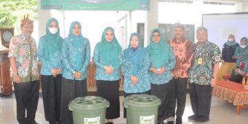 PKK Sidoarjo  Berkolaborasi Galakkan Budi Daya Ikan Dalam Ember