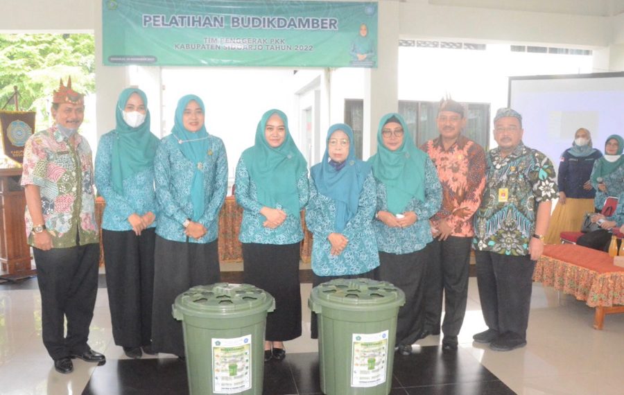 PKK Sidoarjo Berkolaborasi Galakkan Budi Daya Ikan Dalam Ember