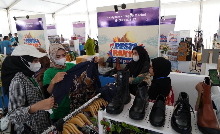 Masyarakat Mojokerto Antusias Hadir di Pesta Rakyat Simpedes 2022