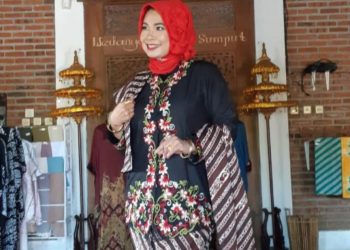 Master Christine Wu Ajak Perempuan Berkebaya