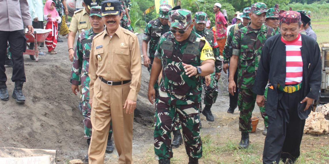 Tim Wasev Mabes TNI Kunjungi Lokasi TMMD Ke-115 Kodim 0826 Pamekasan
