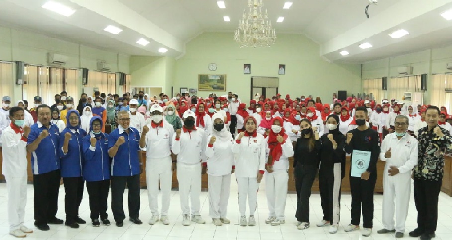 Ketua YJI Cabang Sidoarjo dr. Sriyatun Subandi Kukuhkan Klub Jantung Remaja Sidoarjo