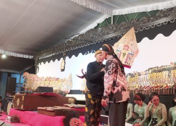 Pagelaran Wayang Kulit Meriahkan Malam Puncak Bersih Desa Bono, Tulungagung
