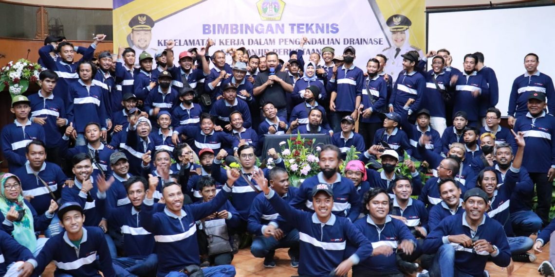 Totalitas Kendalikan Banjir, Pemkab Gresik Apresiasi Satgas Drainase dan Pompa Air