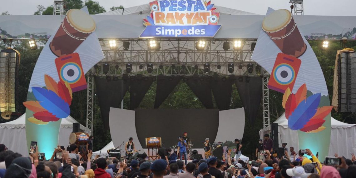 Pesta Rakyat Simpedes ke 10 BRI Sapa Warga Mojokerto