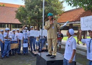 Siswa SMANOR Jatim Berdemo Minta Ganti Kepala Sekolah