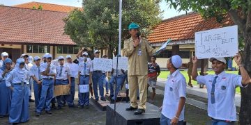 Siswa SMANOR Jatim Berdemo Minta Ganti Kepala Sekolah