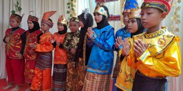 SDN Kedungpeluk 1 Ciptakan Nuansa Harmoni Nusantara Dalam Karya