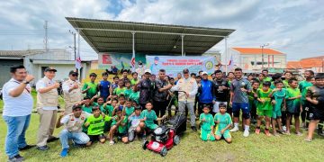 BHS Bantu Mesin Pemotong Rumput, Untuk Dukung Pesebakbola di PS Sinar Harapan