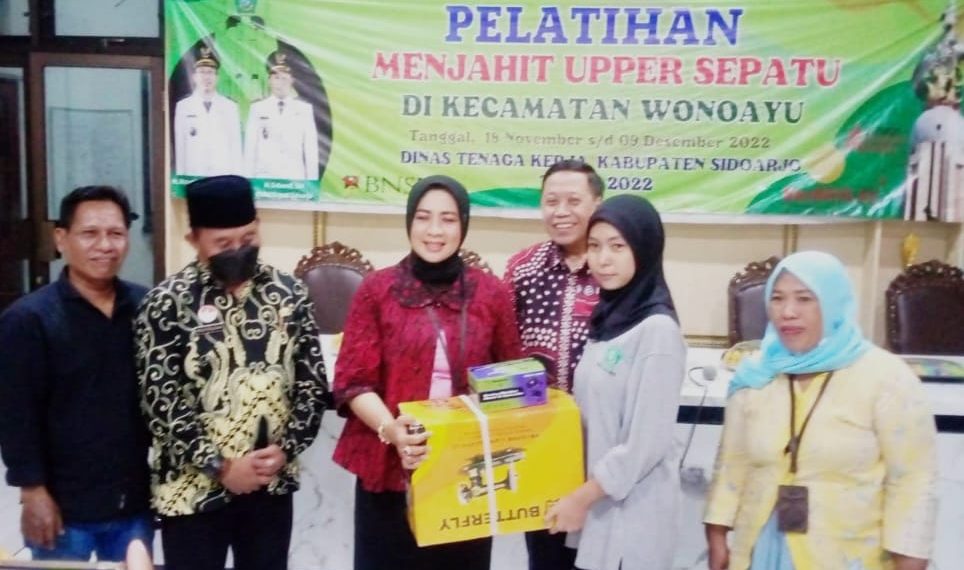 Disnaker Gandeng Aprisindo Jatim Cetak Perajin Sepatu Berkualitas