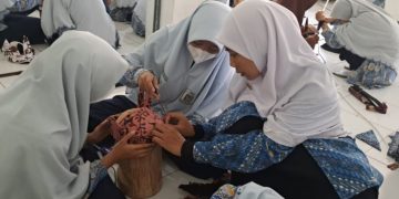 SMP IT Insan Kamil Uri-uri Budaya Jawi Angkat Kearifan Lokal Lestarikan Udeng Pacul Gowang