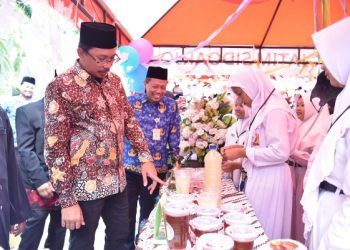 SMPN 1 Jabon Gelar 100 Jenis Makanan dan Minuman Tradisional